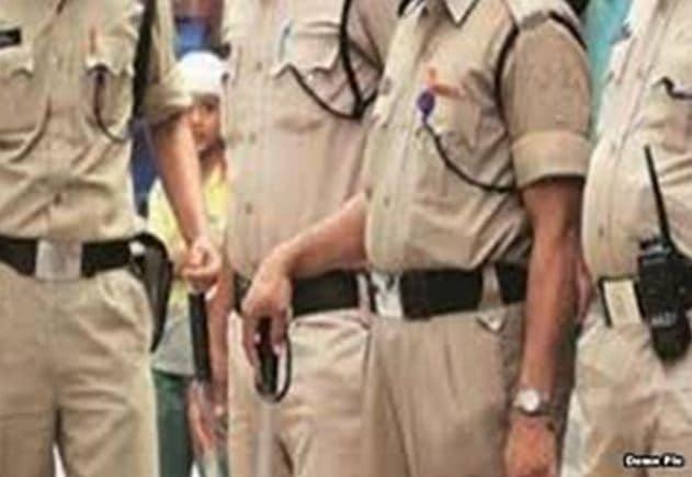 Bhopal News: 3 पुलिसकर्मियों ने सरेराह ASP को पीटा, दांतों से काटा, पत्नी को दिया धक्का
