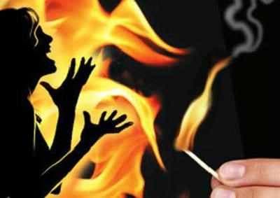 रीवा – नाबालिग के साथ दुष्कर्म, पीड़िता ने किया खुद को आग के हवाले