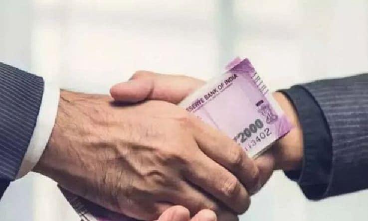 Bribe: लोकायुक्त के जाल में फंसा नपा का लिपिक, रिश्वत लेते रंगेहाथों गिरफ्तार