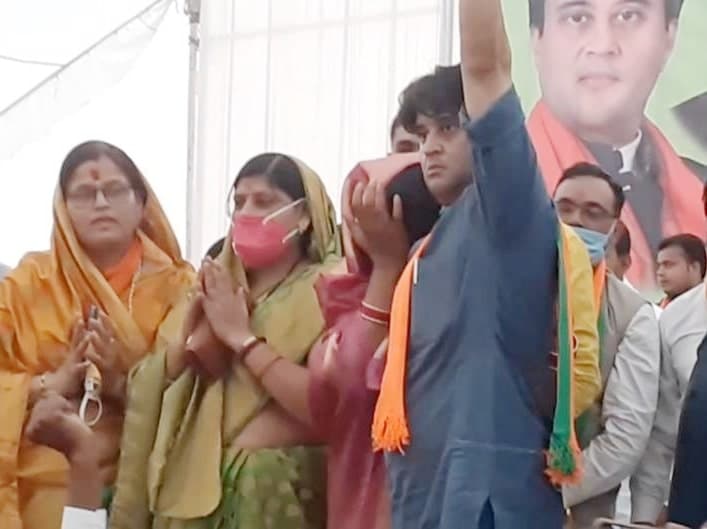 ज्योतिरादित्य सिंधिया ने कहा- किसी कीमत पर बर्दाश्त नहीं की जाएगी इमरती देवी की बेइज्जती