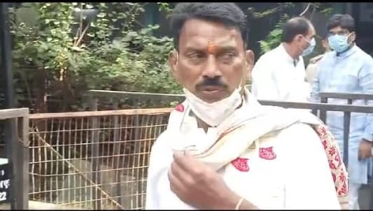बीजेपी प्रत्याशी तुलसी सिलावट ने शुभ मुहूर्त में किया नामांकन दाखिल, बीजेपी जिला अध्यक्ष की मौजूदगी में भरा फार्म
