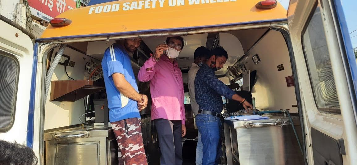 मिलावटखोरों की खैर नहीं, चलित प्रयोगशाला से हो रही निगरानी, तत्काल एक्शन होगा