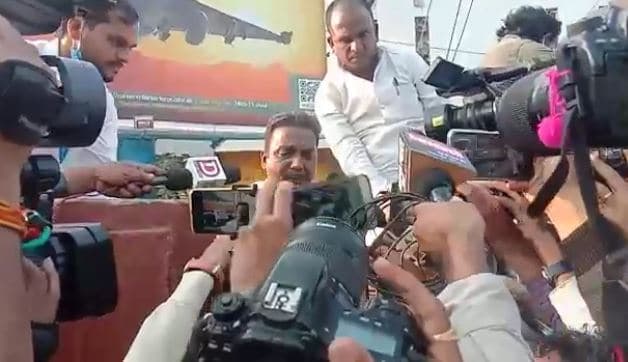 सांवेर उपचुनाव Live Update : नेहरु स्टेडियम में कांग्रेस का हंगामा, मतगणना में गड़बड़ी के आरोप