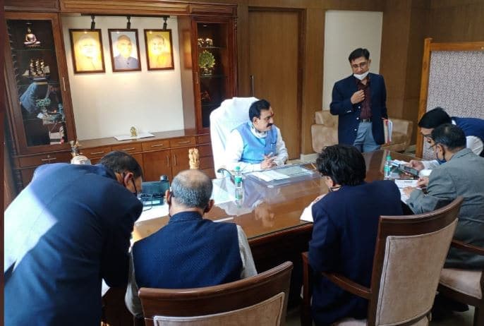 Netflix : नरोत्तम मिश्रा बोले- मंदिरों में किसिंग सीन से धार्मिक भावनाएं आहत, FIR दर्ज
