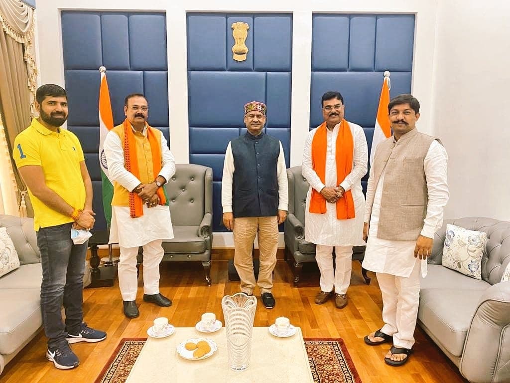 कृषि मंत्री पटेल ने की लोकसभा अध्यक्ष से मुलाकात, किसानों के मुद्दों पर हुई चर्चा  