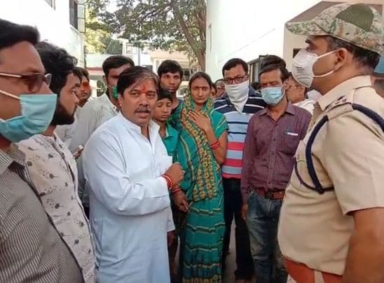 भाजपा प्रत्याशी के समर्थकों पर मारपीट के आरोप, कांग्रेस प्रत्याशी ने की एसपी से शिकायत