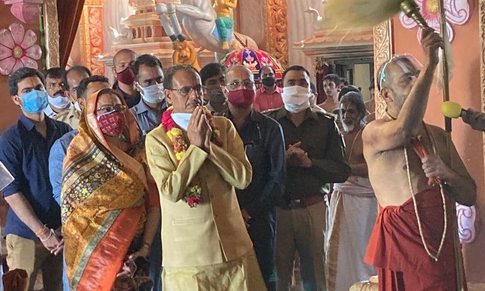 नए विमान से परिवार समेत तिरुपति बालाजी पहुंचे सीएम शिवराज, कल करेंगे दर्शन