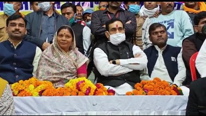 गृहमंत्री ने प्रधानमंत्री आवास योजना के 200 हितग्राहियों को दी लगभग 1 करोड़ की राशि