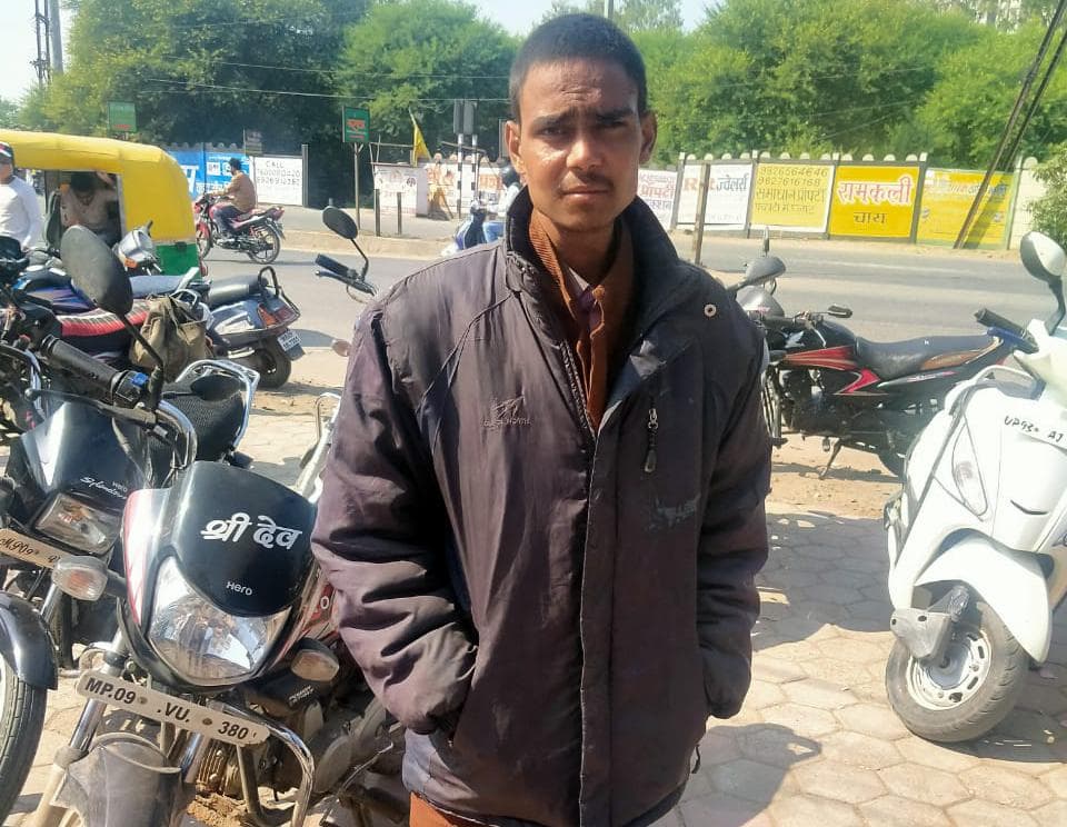 तीन दोस्तो की सूझबूझ से आगरा के दम्पति के जीवन में लौटा खुशियों का चिराग़, गुमशुदा इंसाफ को भेजा घर