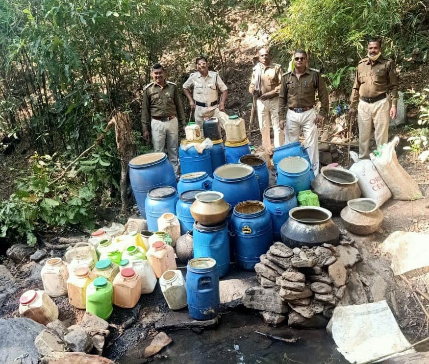 आबकारी विभाग की कार्रवाई, की 2 लाख 28 हजार रुपए की अवैध शराब जब्त