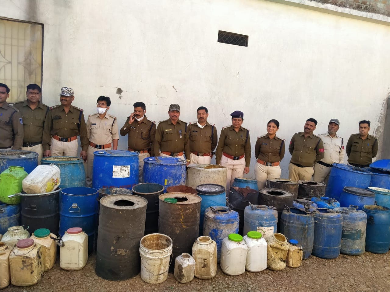 आबकारी की बड़ी कार्रवाई, 5 लाख की अवैध शराब जब्त,13 प्रकरण भी पंजीबद्ध