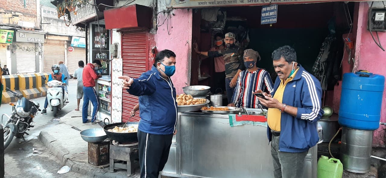 एक्शन में कमिश्नर, सड़क पर उतरे, गाड़ियां जब्त, दुकानों पर जुर्माने लगाए, मचा हड़कंप