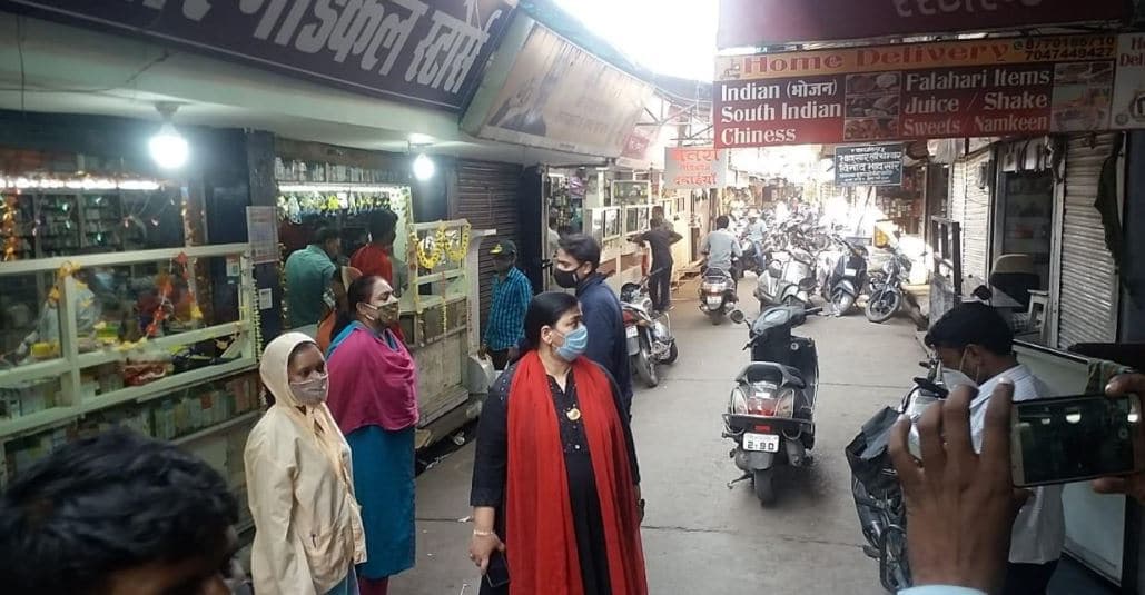 होटलों पर खाद्य विभाग की कार्रवाई,  खानपान सामग्री के लिए सैम्पल, घरेलू गैस सिलेंडर जब्त