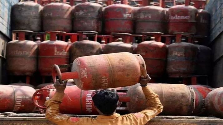 इस दिवाली कितना भारी पड़ेगा आपकी जेब पर गैस सिलेंडर, जानिए बदलाव और किमत