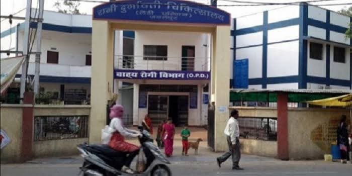 लेडी एल्गिन अस्पताल में बिल्ली का खौफ़, दो नवजात बच्चियों पर हमला