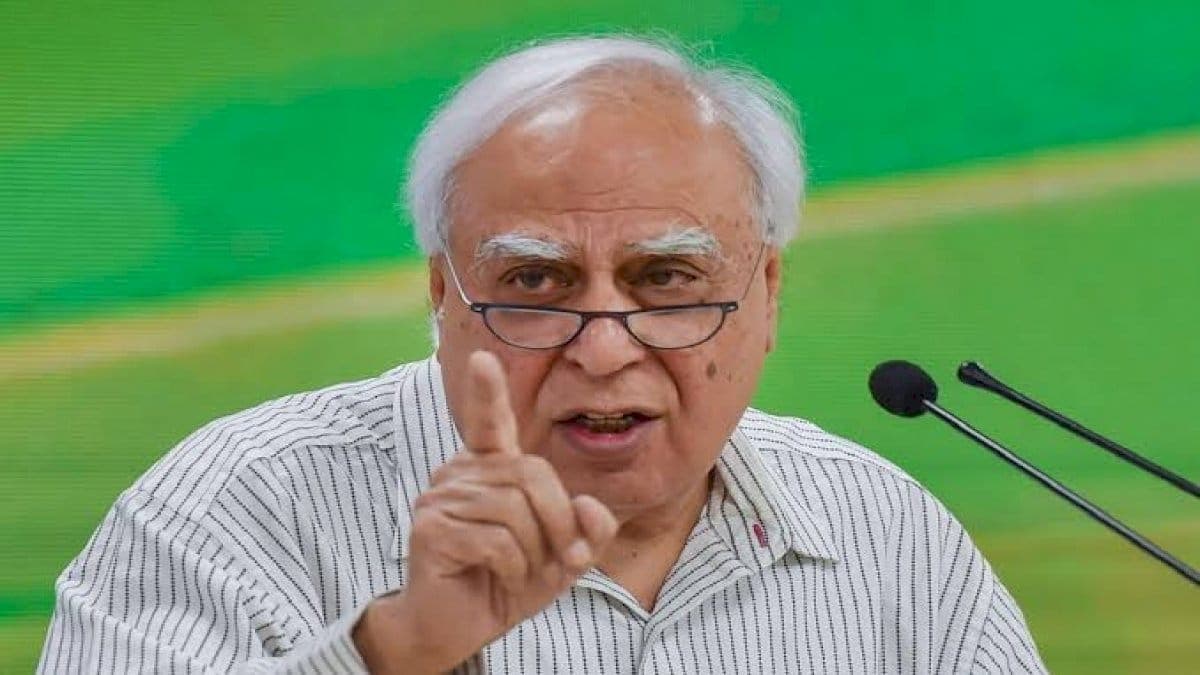 वरिष्ठ कांग्रेस नेता कपिल सिब्बल ने उठाए पार्टी नेतृत्व पर सवाल, कहा- कांग्रेस ने हार को नियति मान लिया!