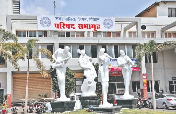 हो जाए सावधान ! अगर आप भी खुले में कचरा फेंकते है और थूकते है तो लगेगा 1000 का स्पॉट फाइन