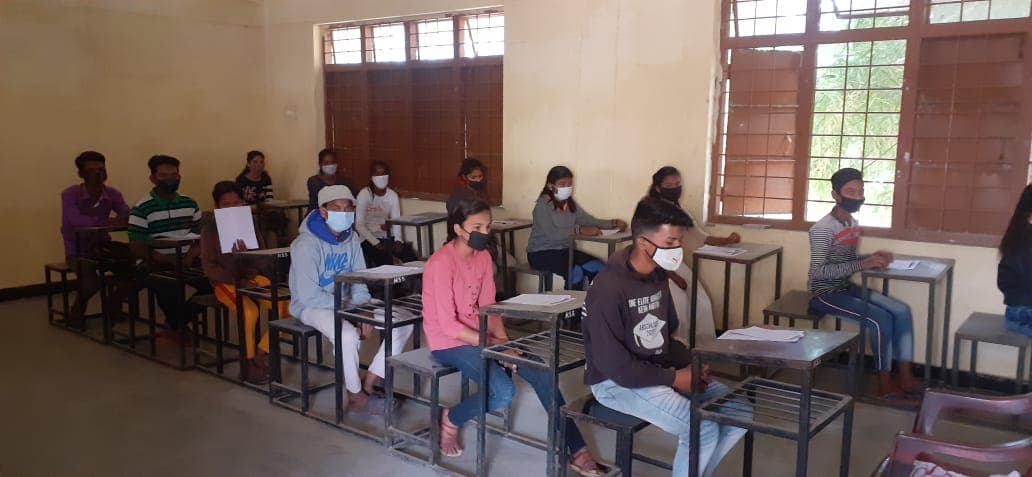 कोरोना के बीच शुरू हुई 9 से 12 वीं तक कि अर्धवार्षिक परीक्षा, 50 हजार छात्र हुए शामिल