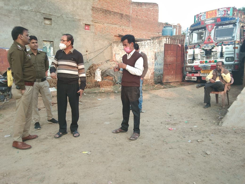 राजस्थान से मुरैना आया अवैध बाजरा के 2 ट्रक और 1 ट्रैक्टर ट्रॉली जब्त