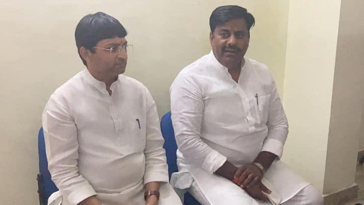 मुनब्‍बर राणा ने देवी देवताओं की नग्न तस्वीर बनाने वाले एमएफ हुसैन का गला क्यों नही काटा : रामेश्वर शर्मा