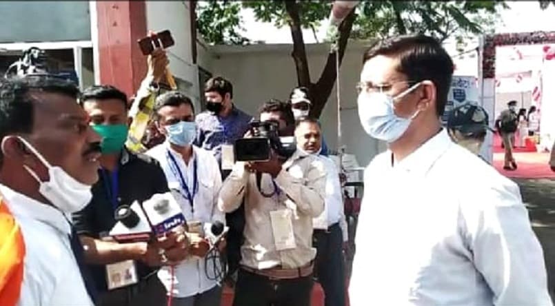 सांवेर में बीजेपी- कांग्रेस आमने सामने, इस मतदान केंद्र को लेकर कांग्रेस को है आपत्ति