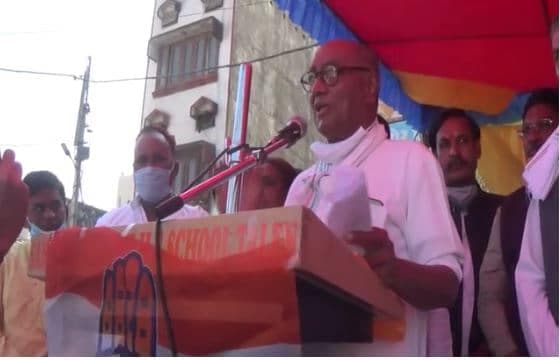 VIDEO : जब अपनी ही पार्टी पर दिग्विजय सिंह ने कंसा तंज- कांग्रेसी भी सो रहे है