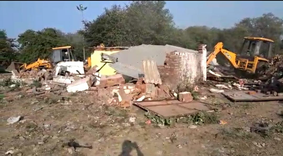 प्रशासन ने मुक्त कराई 5 करोड़ की सरकारी जमीन, आरोपी पर दर्ज हैं 28 मामले