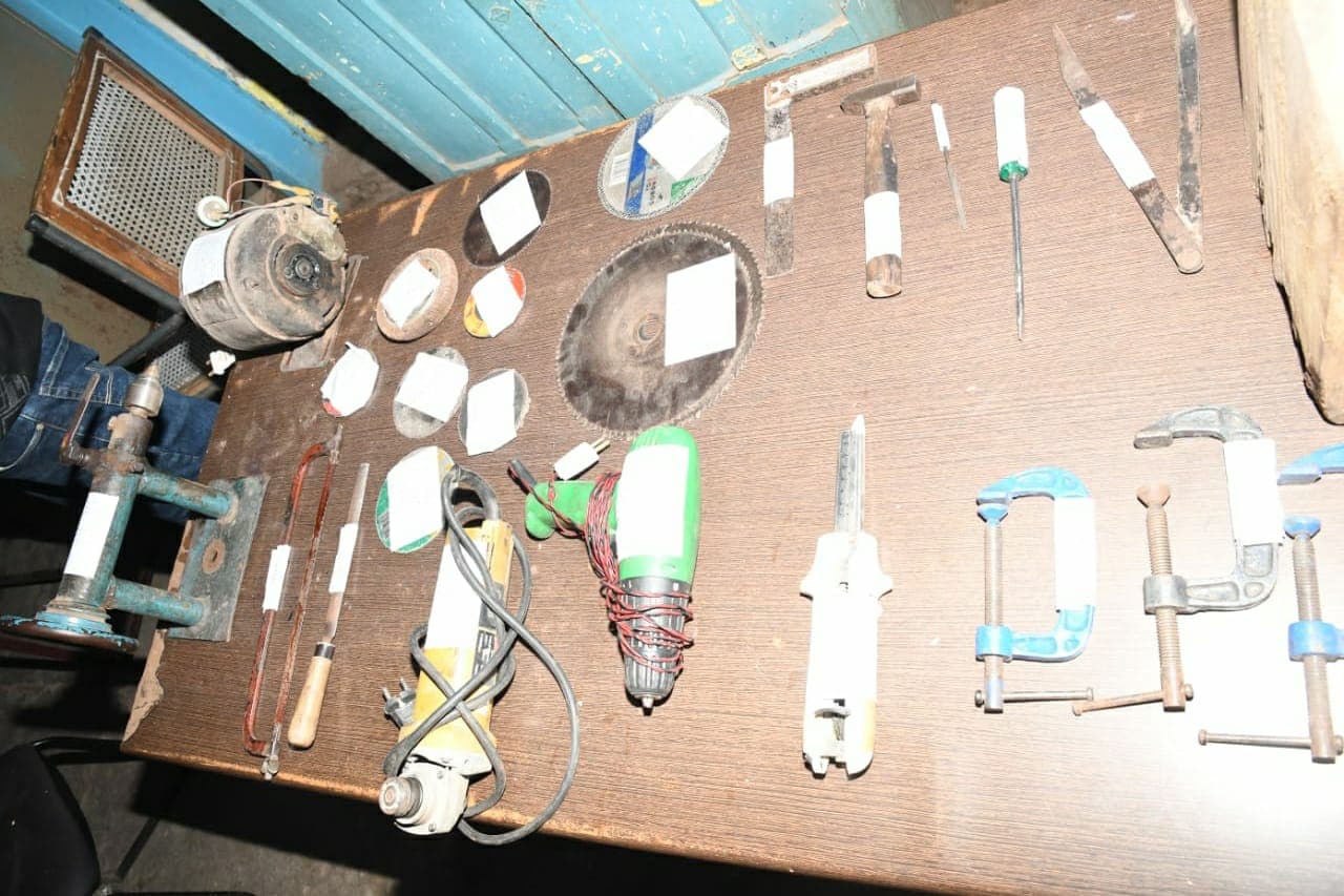 कांग्रेस नेता के लिए बनाते थे अवैध फैक्ट्री में हथियार, आरोपी गिरफ्तार 