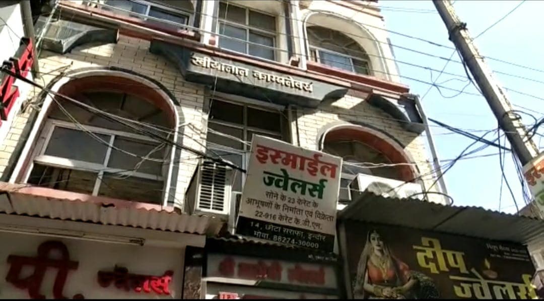 सराफा बाजार में 4 कारखानों पर चोरों का धावा, 50 लाख से ज्यादा का सोना चोरी