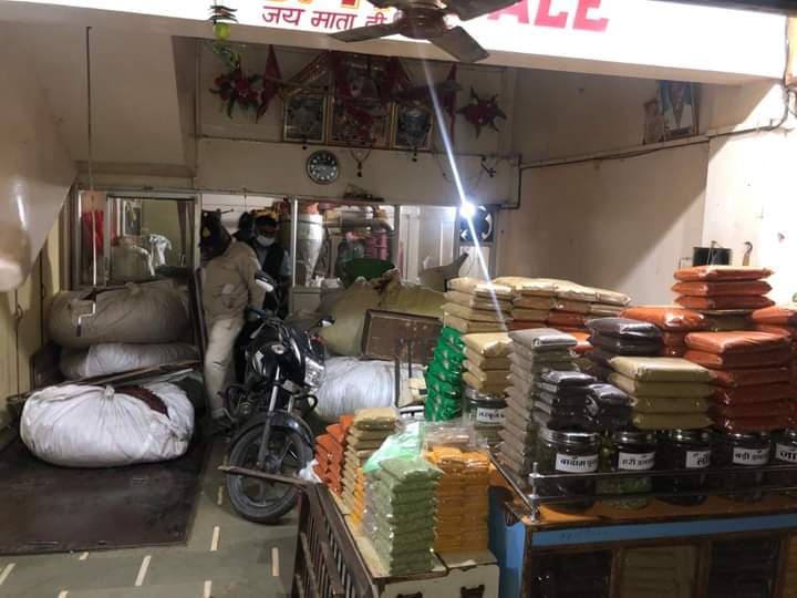 खादय विभाग की बड़ी कार्रवाई ,15 लाख से अधिक के नकली मसाले बरामद