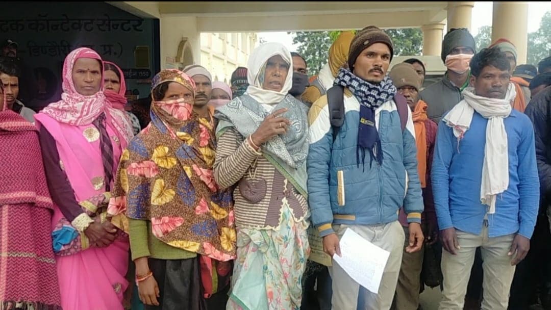 उप यंत्री, सरपंच, सचिव के खिलाफ लामबंद हुए ग्रामीण,दी आंदोलन की चेतावनी