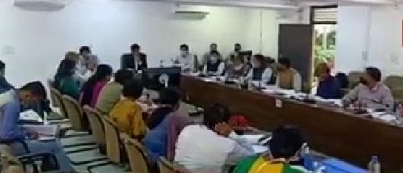 सीएम शिवराज सिंह चौहान के निर्देश के बाद सक्रिय हुआ प्रशासन, कलेक्टर चन्‍द्रमौली शुक्‍ला ने ली बैठक