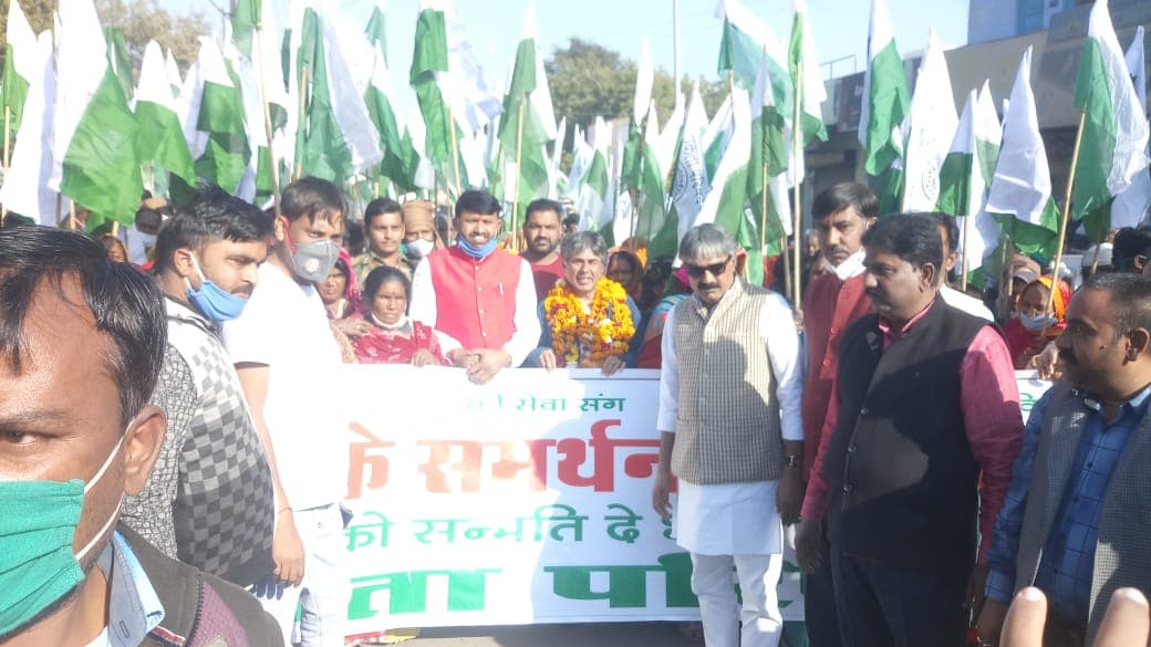 किसानों के समर्थन में एकता परिषद की रैली मुरैना से दिल्ली हुई रवाना 