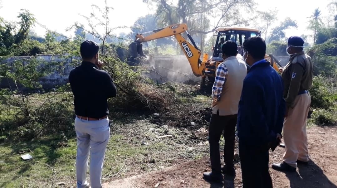 प्रशासन ने हटाया अतिक्रमण, करीब 7 करोड़ की सरकारी भूमि मुक्त कराई