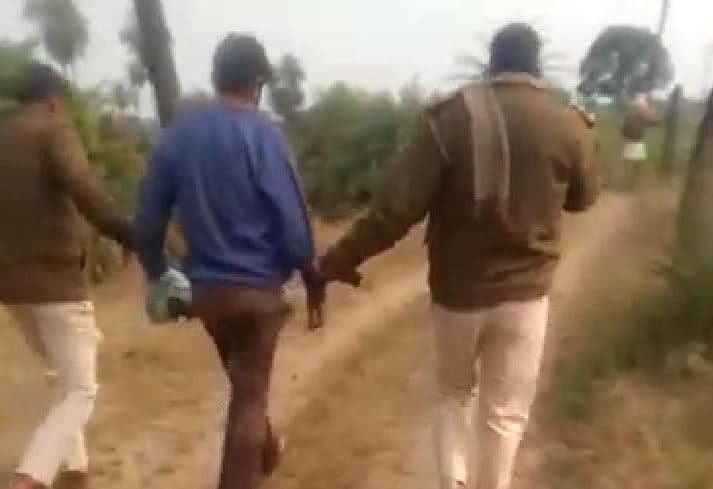 पेशी पर आया कैदी पुलिस को चकमा देकर हथकड़ी सहित फरार, 7 घंटे बाद जंगल से गिरफ्तार