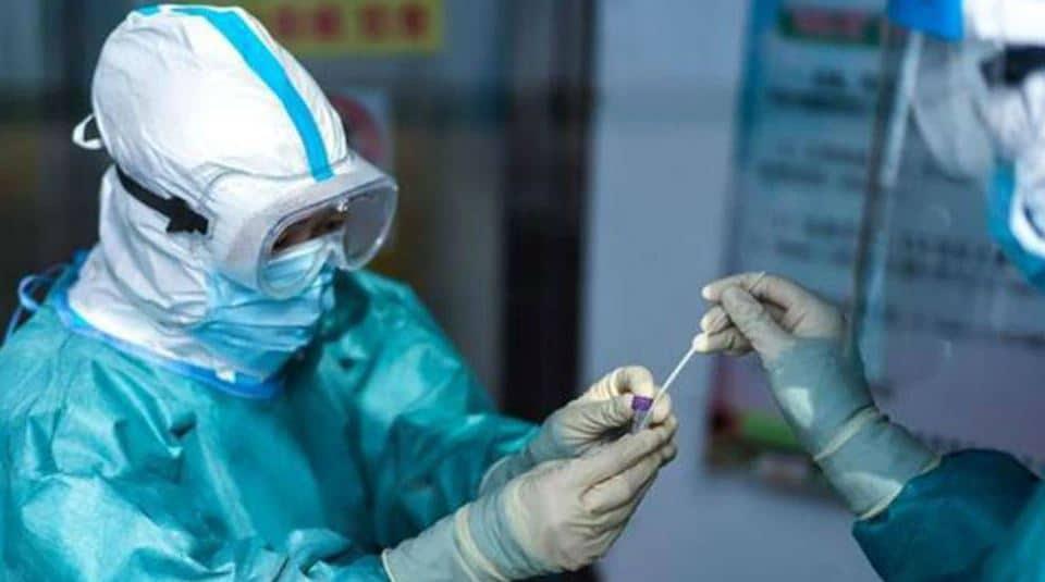 कोरोना आंकड़े कम करने अधिकारियों ने मनमाने तरीके से बदले नियम