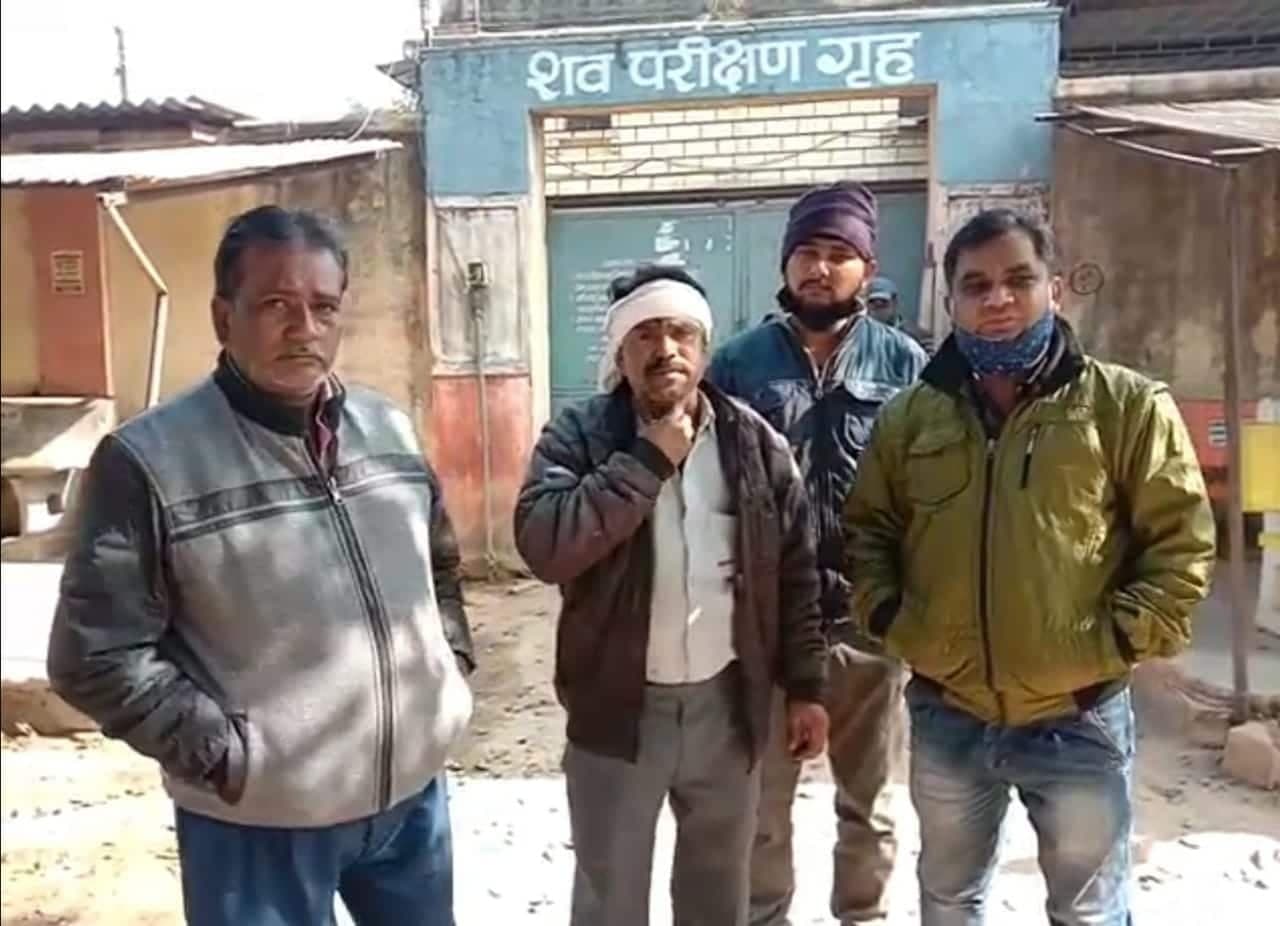 कुल्हाड़ी से गला काटकर किसान की हत्या, पुरानी रंजिश है वजह