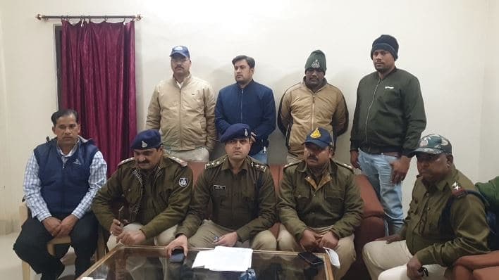 पुलिस ने किया चंद घंटों में लूट का खुलासा, महिला शिक्षक से लूट के आरोपी गिरफ्तार