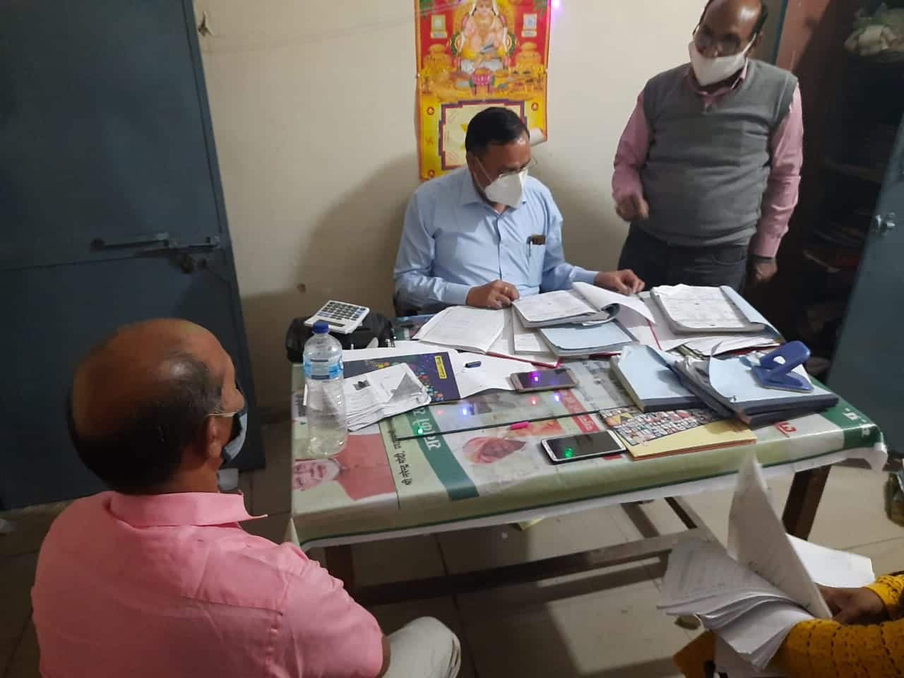 SDM के औचक निरीक्षण से हड़कंप, सामने आया बड़ा घोटाला, होगी जांच