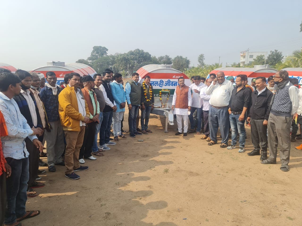 विधायक निधि से 10 ग्राम पंचायतों के लिए पेयजल टैंकर वितरण, मिलेगी जलसमस्या से निजात