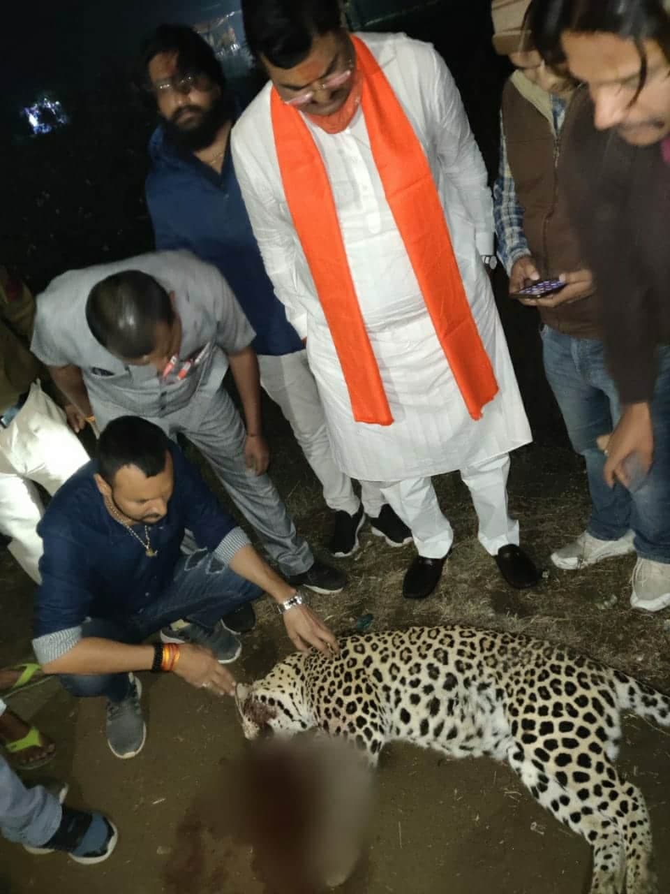 कृषि मंत्री कमल पटेल ने दिया संवेदनशीलता का परिचय, घायल तेंदुए को पहुंचा पशु चिकित्सालय