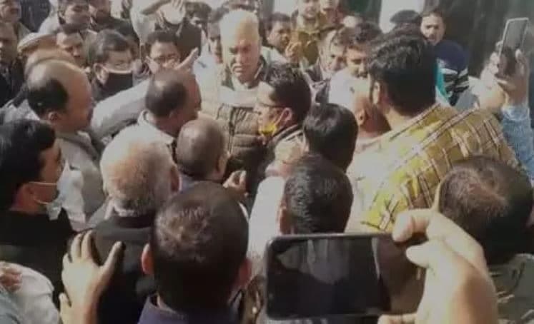 नगरीय निकाय चुनाव – मुकुल वासनिक के सामने आपस में भिड़े कांग्रेसी, वीडियो वायरल