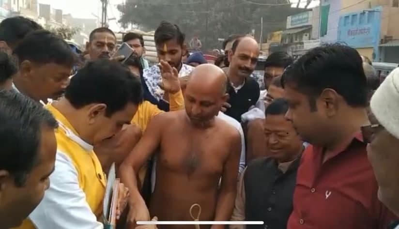 जैन मुनियों का नगर में मंगल प्रवेश, गृहमंत्री नरोत्तम मिश्रा ने की अगवानी