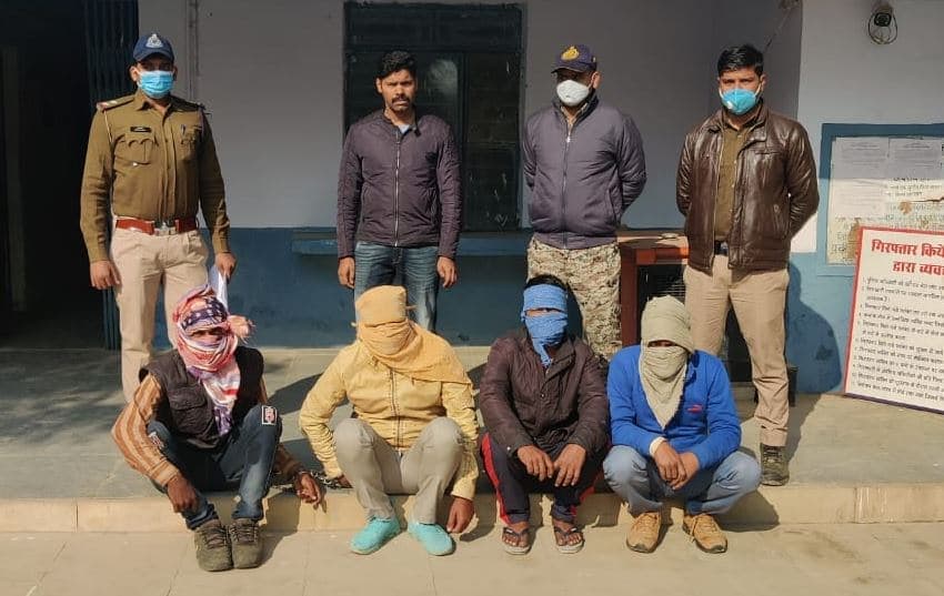 OLX पर फर्जी विज्ञापन डालकर ठगी करने वाले 4 आरोपियों को पुलिस ने किया गिरफ्तार