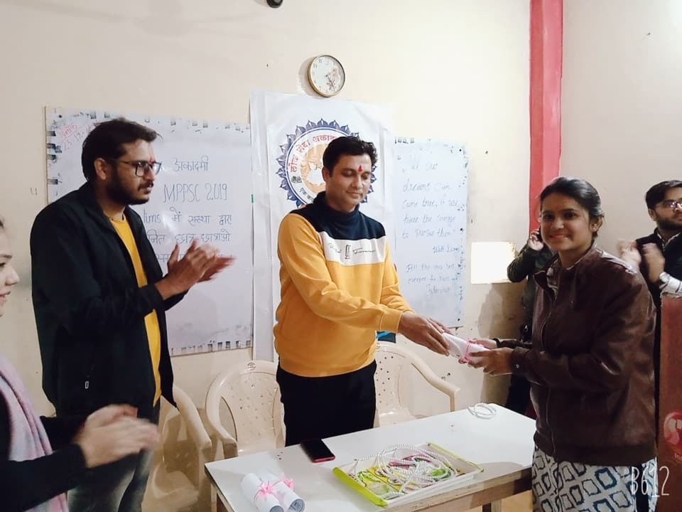 टीकमगढ़ का मान बढ़ाने वाली बेटियों का सम्मान, करना चाहती हैं समाजसेवा