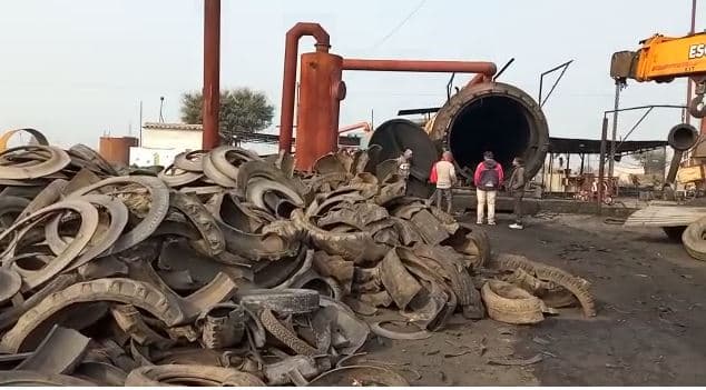अवैध रूप से संचालित टायर फैक्ट्री में ब्लास्ट, मजदूरी कर रहे पुत्र की मौत, पिता घायल