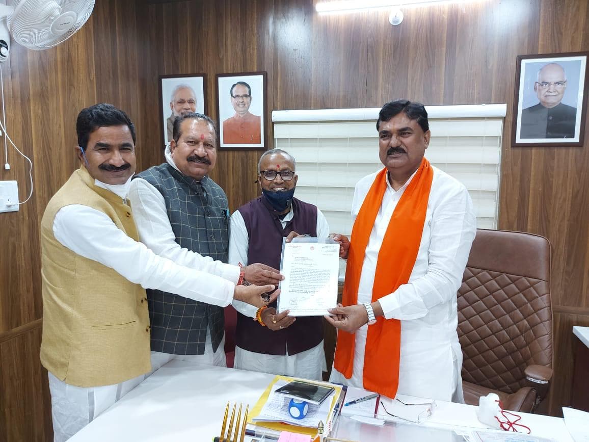 विधायक ने की कृषि मंत्री कमल पटेल से मुलाकात, दिये ये सुझाव