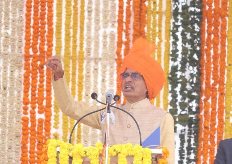 रीवा में बोले शिवराज सिंह चौहान- चिटफंड कंपनियों की संपत्ति करेंगे जब्त, बचेंगे नहीं रसूखदार