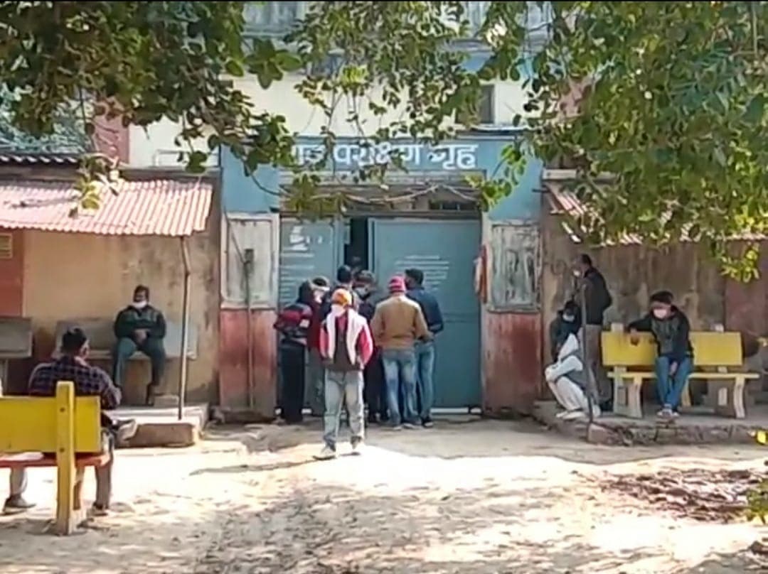 बेटे के साथ हुए विवाद की सजा माँ को, आरोपियों ने मारी गोली, महिला की मौत