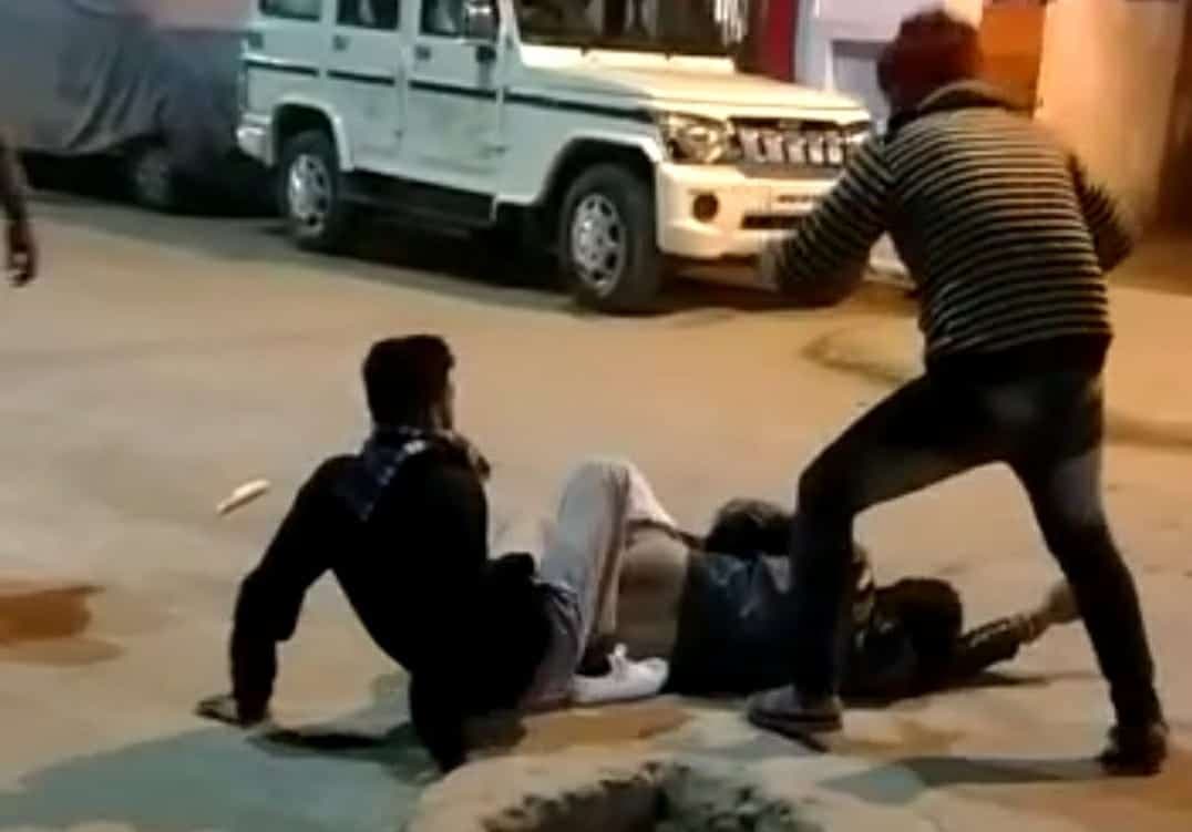 पेरोल पर छूटे बंदी पर जानलेवा हमला, गंभीर हालत में अस्पताल में भर्ती